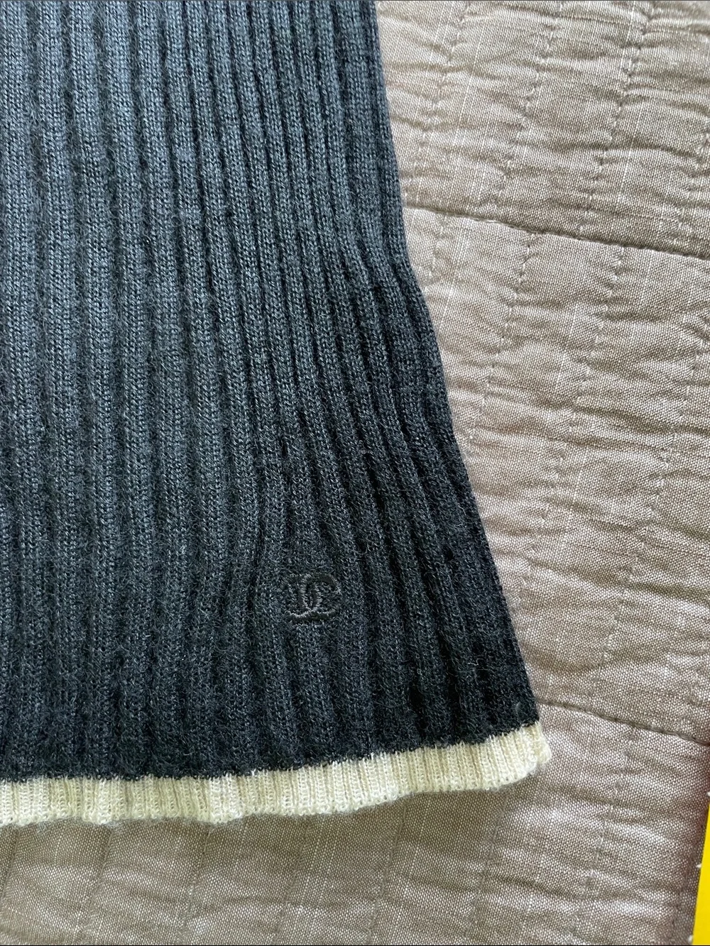 CHANEL vintage ribbed